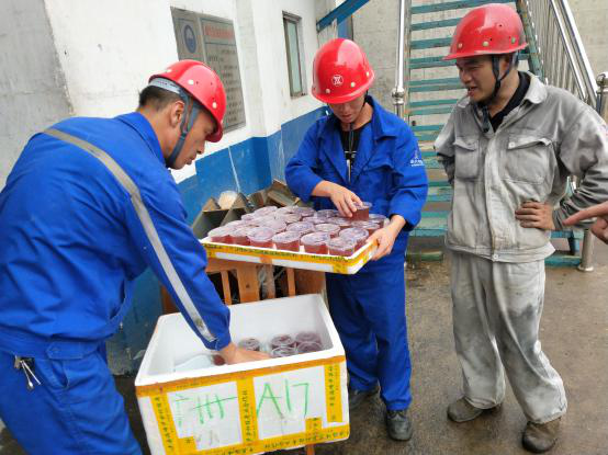 碗碗茯苓清凉意，丝丝甜甜暖人心