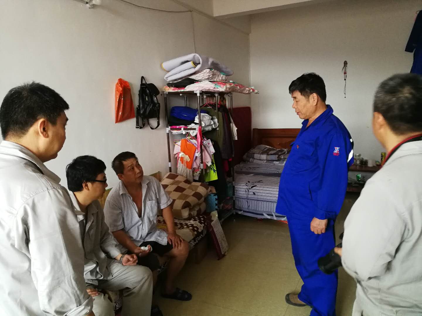 端午期间开展组织关爱暖人心活动